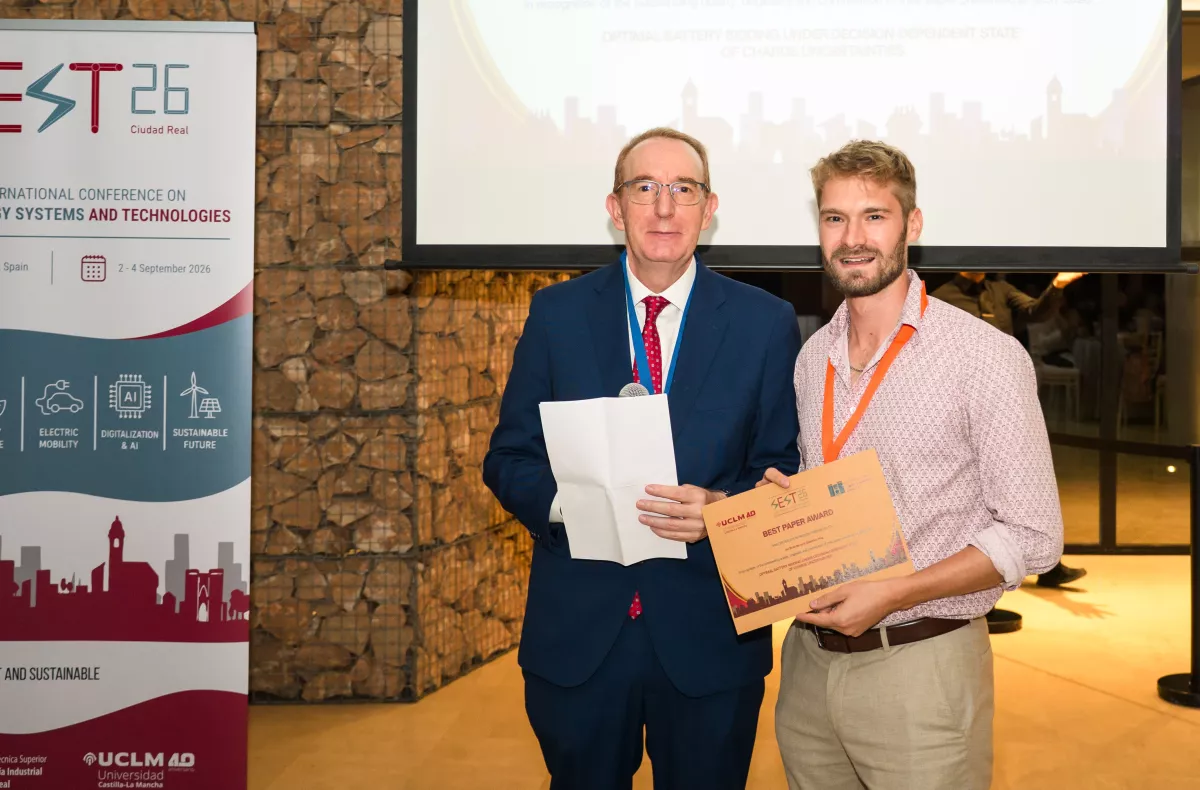 Jan Brändle receives his award