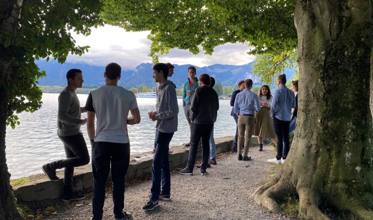 Discussions among researchers in the hotel garden